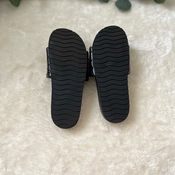 Anne Klein Black Quilted Sandals with Silver Detail - Picture 6 of 6